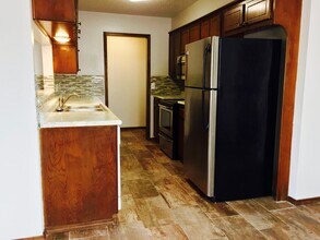 913 Brookhurst Blvd in Yukon, OK - Building Photo - Building Photo