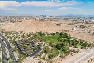 9806 Buttermilk Falls St in Las Vegas, NV - Building Photo - Building Photo