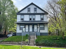 321-25 N Midler Ave in Syracuse, NY - Building Photo