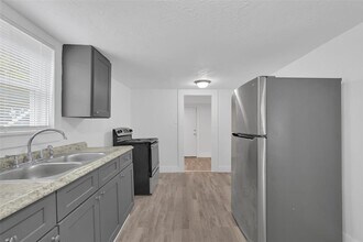 3307 Broadway St in Houston, TX - Building Photo - Building Photo