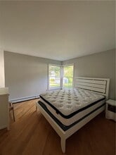 7 Spring Cove Rd in Narragansett, RI - Building Photo - Building Photo