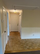 80 Greenwood Ct, Unit 80 Greenwood Apartment in Manchester, NH - Building Photo