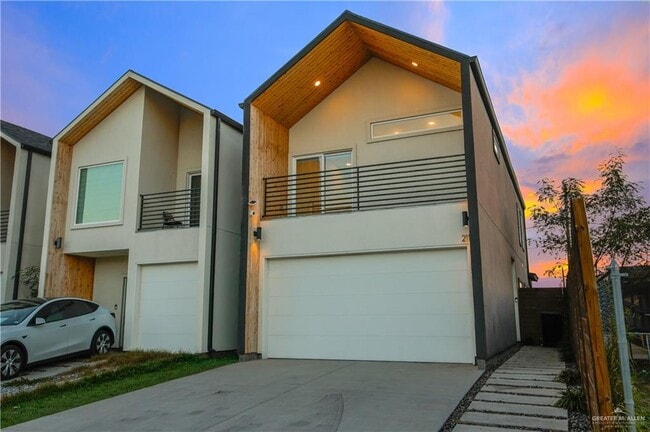 23 N 28th St in McAllen, TX - Building Photo - Building Photo