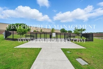 2112 Layla Dr in Waxahachie, TX - Building Photo - Building Photo