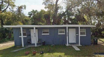 420 Henry Butts Dr in Daytona Beach, FL - Building Photo