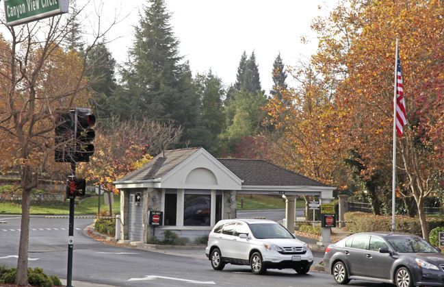 Crestview Apartments