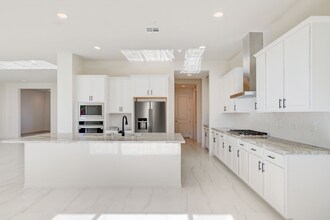 555 Jerry Bird Ct in Las Vegas, NV - Building Photo - Building Photo