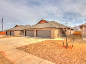 Wild Horse Village II in Mustang, OK - Building Photo - Building Photo