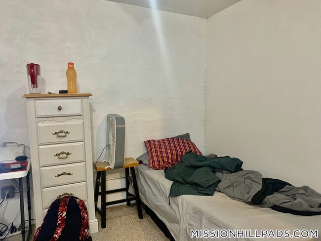 63 S Huntington Ave, Unit 2 in Boston, MA - Building Photo - Building Photo