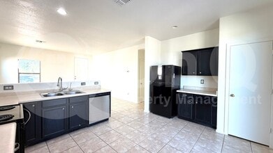 25650 W Burgess Ln in Buckeye, AZ - Building Photo - Building Photo