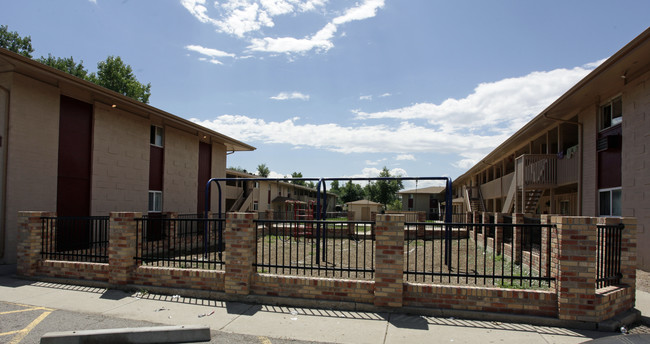 Parkview Apartments in Lakewood, CO - Building Photo - Building Photo