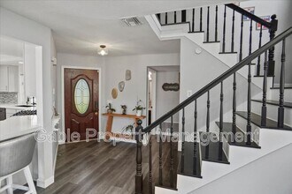 28248 Guilford Ln in Santa Clarita, CA - Building Photo - Building Photo