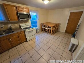 243 Highland Ave, Unit 2 in Somerville, MA - Building Photo - Building Photo