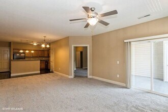 600 Grandview Ct in Iowa City, IA - Building Photo - Building Photo