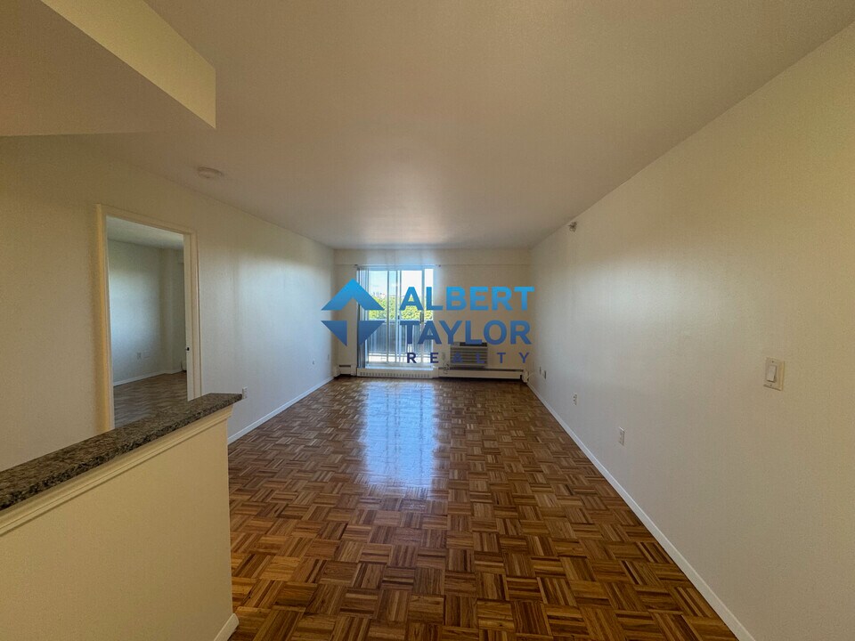 200 Freeman St in Brookline, MA - Building Photo