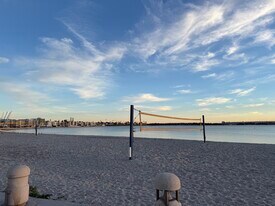 1220 Pacific Beach Dr in San Diego, CA - Building Photo