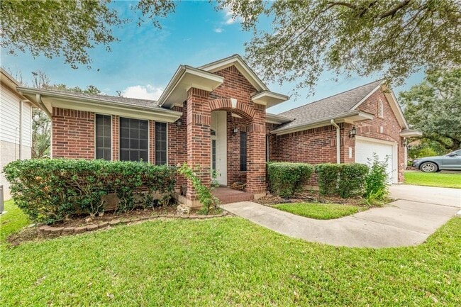 property at 302 Chesapeake Bay Ln S