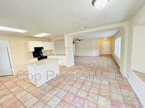 8139 Maple Meadow Dr in Converse, TX - Building Photo - Building Photo