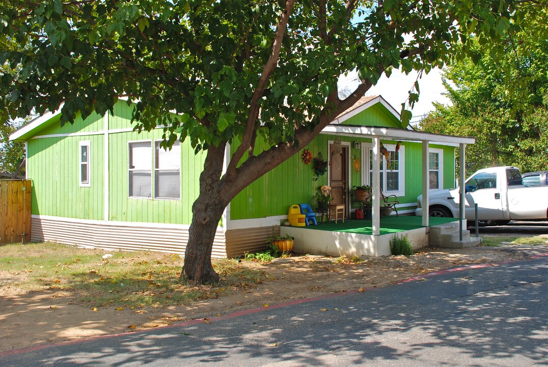 12006 Lake June Rd in Balch Springs, TX - Building Photo