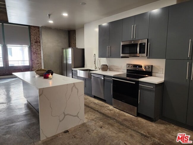 property at 711 S Olive St