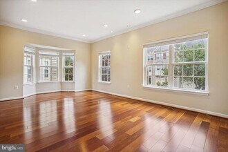 9238 Lorton Valley Rd in Lorton, VA - Building Photo - Building Photo