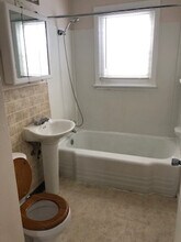 913 N Gregory St in Urbana, IL - Building Photo - Building Photo