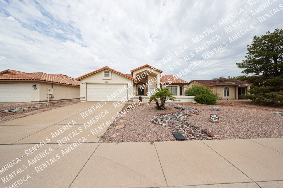 2720 Leisure World in Mesa, AZ - Building Photo