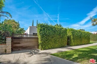 411 Kings Rd in Los Angeles, CA - Building Photo - Building Photo