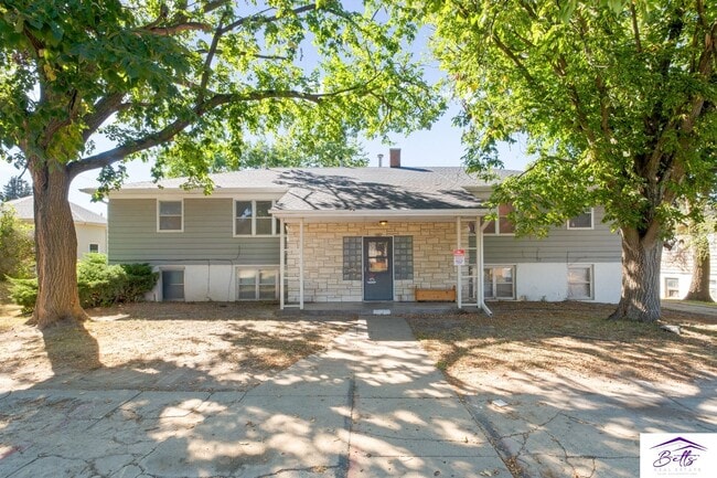property at 601 Oak St