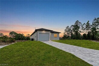 1037 Citrus Ave S in Lehigh Acres, FL - Building Photo - Building Photo