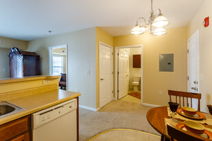 Lily's Place Senior Apartments in West Seneca, NY - Foto de edificio - Interior Photo