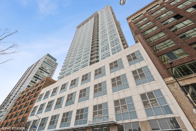 property at 701 S Wells St
