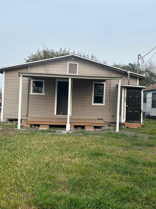 4517 Molina Dr in Corpus Christi, TX - Building Photo - Building Photo