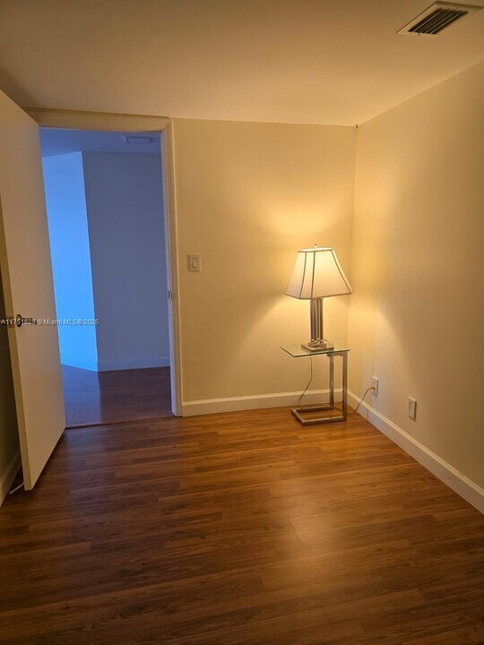 3600 Yacht Club Dr in Aventura, FL - Building Photo