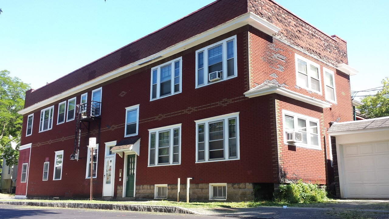 1099 S Clinton Ave in Rochester, NY - Building Photo