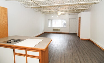 Molly Court in Fayetteville, AR - Building Photo - Building Photo