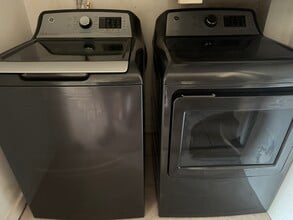 1863 Nekoma Ct, Unit B in Tallahassee, FL - Foto de edificio - Building Photo