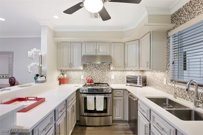 1199 9th Ave N in Naples, FL - Foto de edificio - Building Photo