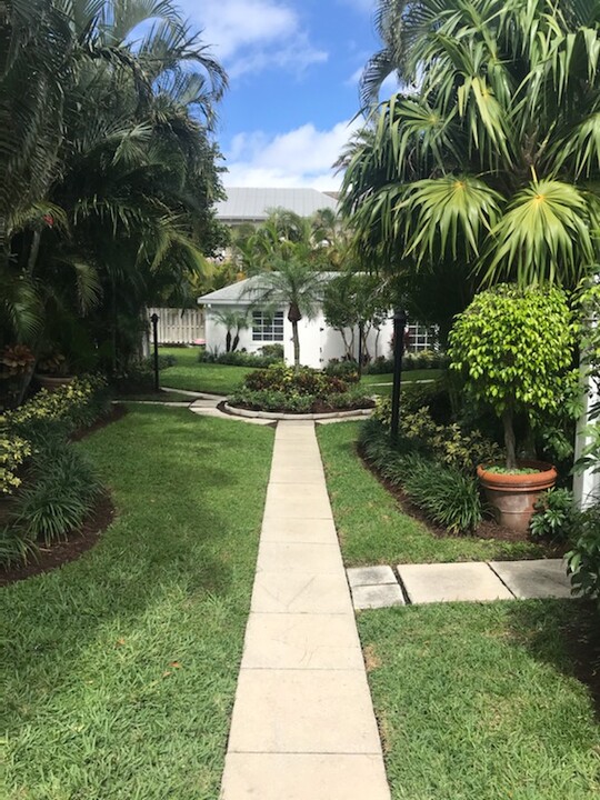 1225 George Bush Blvd in Delray Beach, FL - Building Photo