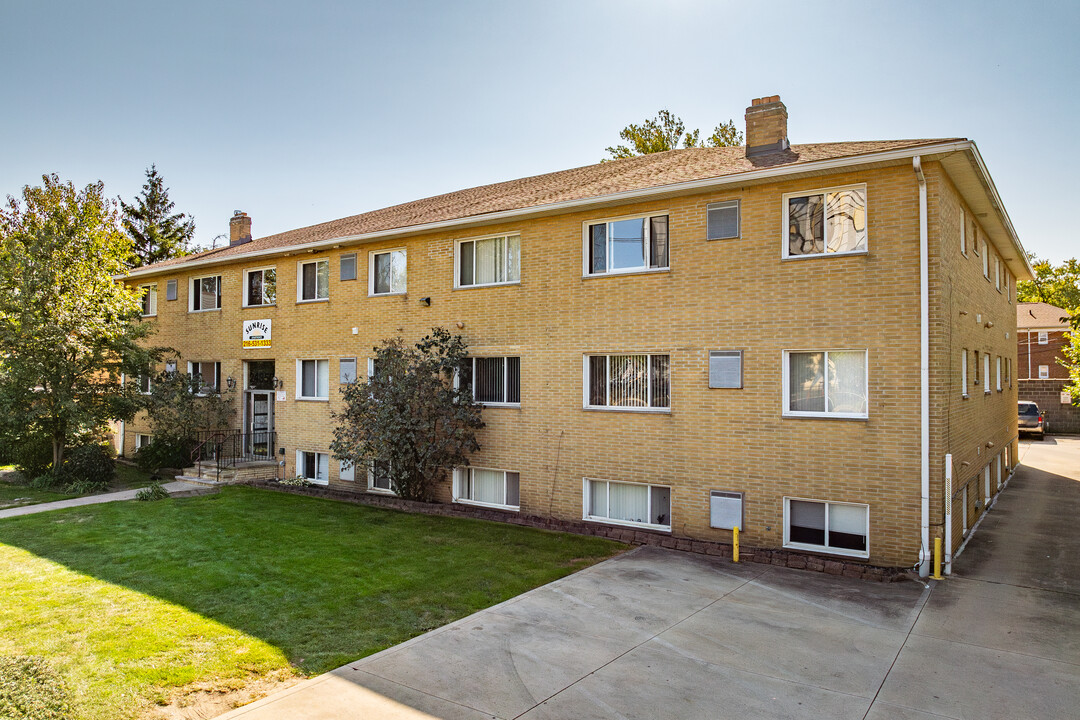 Sunrise Apartments in Euclid, OH - Foto de edificio