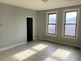 920 W 5th St in Winona, MN - Building Photo