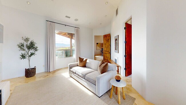 4080 E Tomahawk Pass in Sedona, AZ - Building Photo - Building Photo