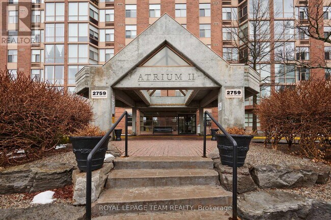 2759-2759 Carousel Crescent in Ottawa, ON - Building Photo - Building Photo