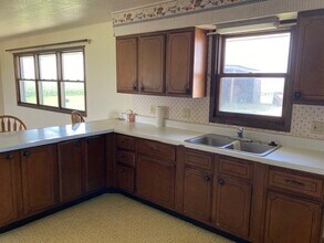 16600 W Burmood Rd in Wood River, NE - Building Photo - Building Photo