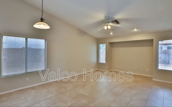 1593 E Wildhorse Pl in Chandler, AZ - Building Photo - Building Photo