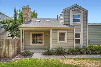 11873 E Cornell Cir in Aurora, CO - Building Photo - Building Photo
