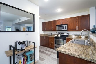 253 10th Ave, Unit 223 in San Diego, CA - Building Photo - Building Photo