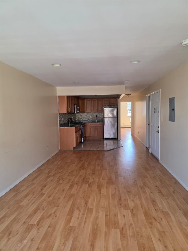 property at 176-4 Jamaica Ave