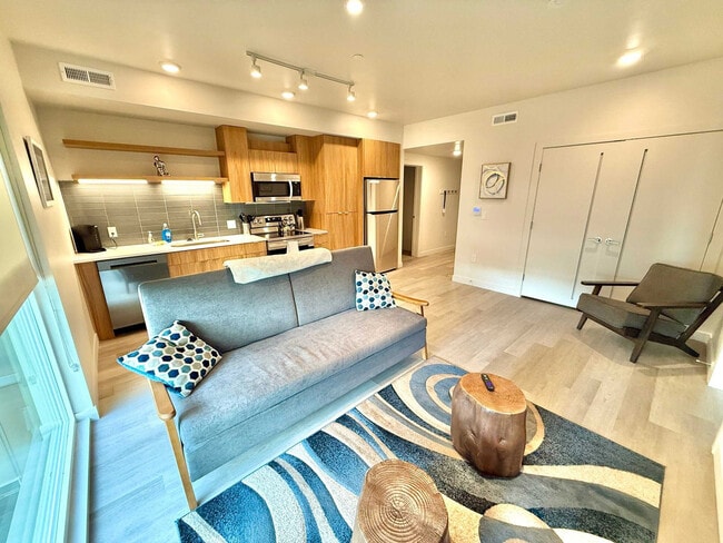 360 W 200 S in Salt Lake City, UT - Foto de edificio - Building Photo