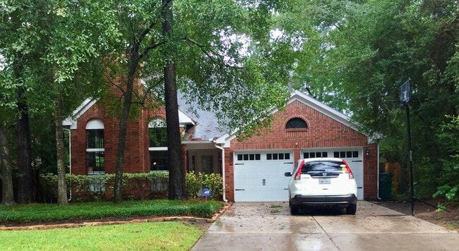 property at 115 E Pathfinders Cir